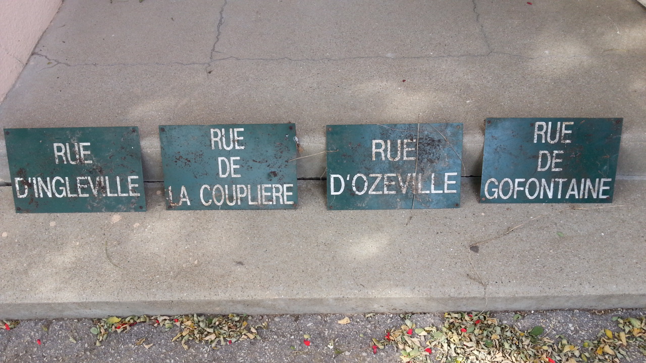 Plaques retrouvees
